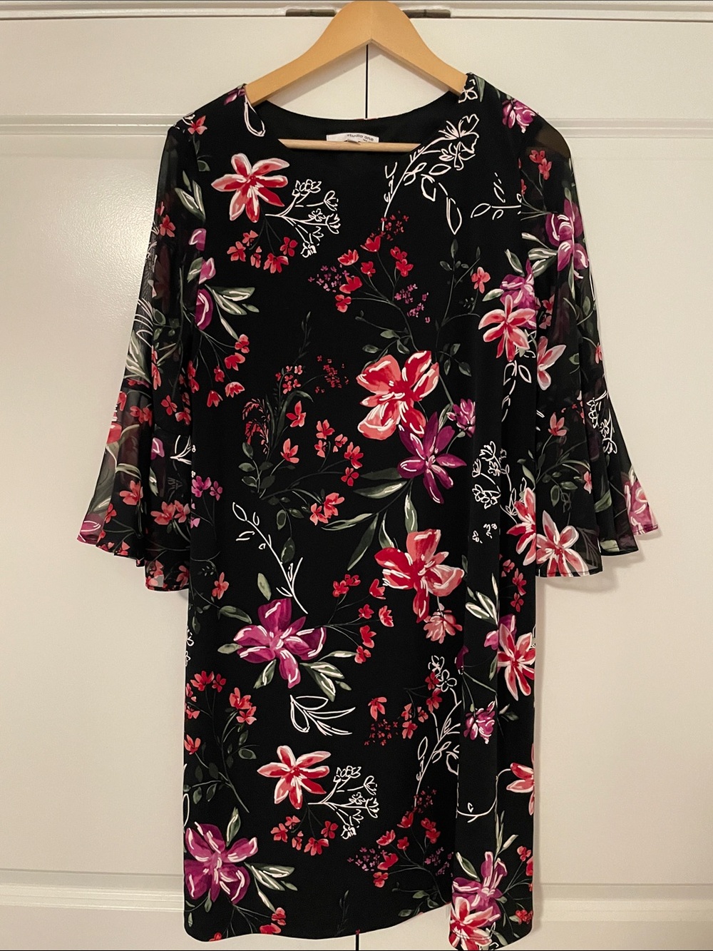 Studio One New York Black Floral Shift Dress with Pink & Red Blooms L